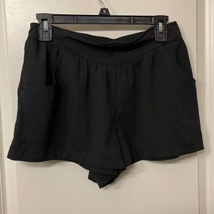 Xhiliration dressy black shorts